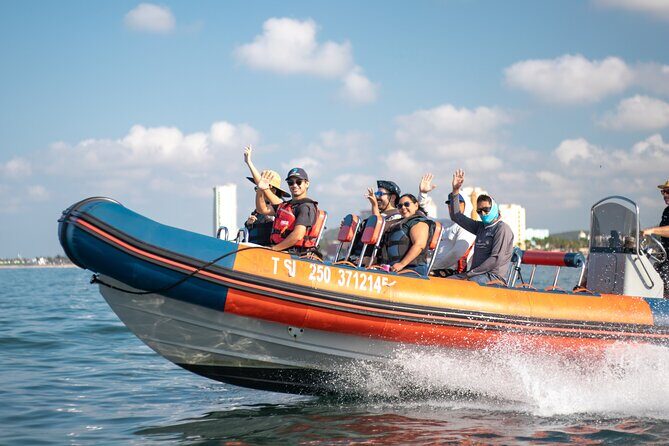 Munba Ballena Tour by Power Boat - The Experience in Detail