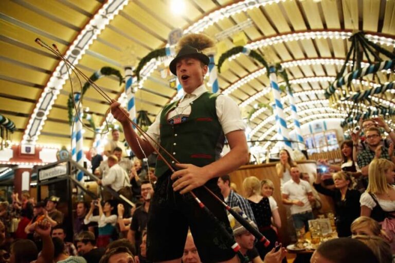 Munich: Oktoberfest tour with Weisswurst breakfast - GERMAN - Practical Details & Considerations