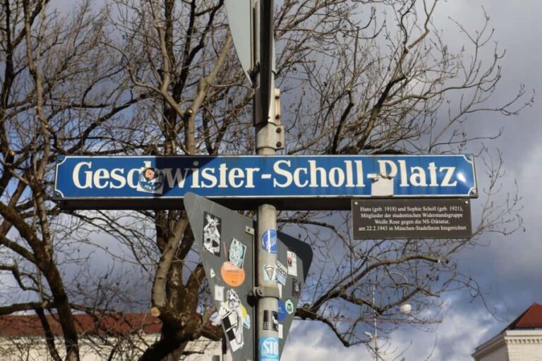 Munich: Walking tour "The Beginning and End of the Third Reich" - Detailed Breakdown of the Itinerary