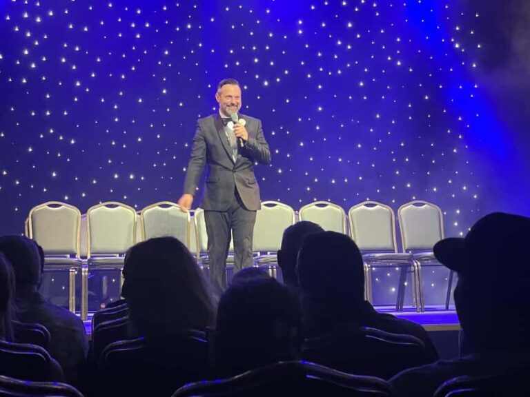 Myrtle Beach: Wonders Theatre Comedy Hypnosis Show - Detailed Breakdown of the Experience