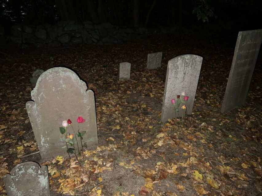 Mystic: Guided Graveyard Ghost Tour by Moonlight - The Value of the Tour