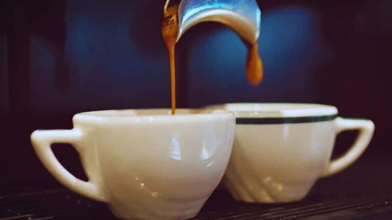 Naples: Coffee Tasting Experience with Sfogliatelle Pastry - A Closer Look at the Naples Coffee Tasting Experience