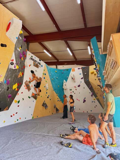 Narbonne: Leisure complex, Climbing wall - Introduction to the Climbing Experience at Eleven Sport Game