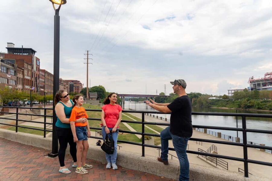 Nashville: The Ryman, Tootsies, Broadway, & Printer's Alley - Exploring Nashville’s Top Stops