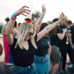 New York City Blue Booze Cruise Experience - The onboard experience: Atmosphere and amenities