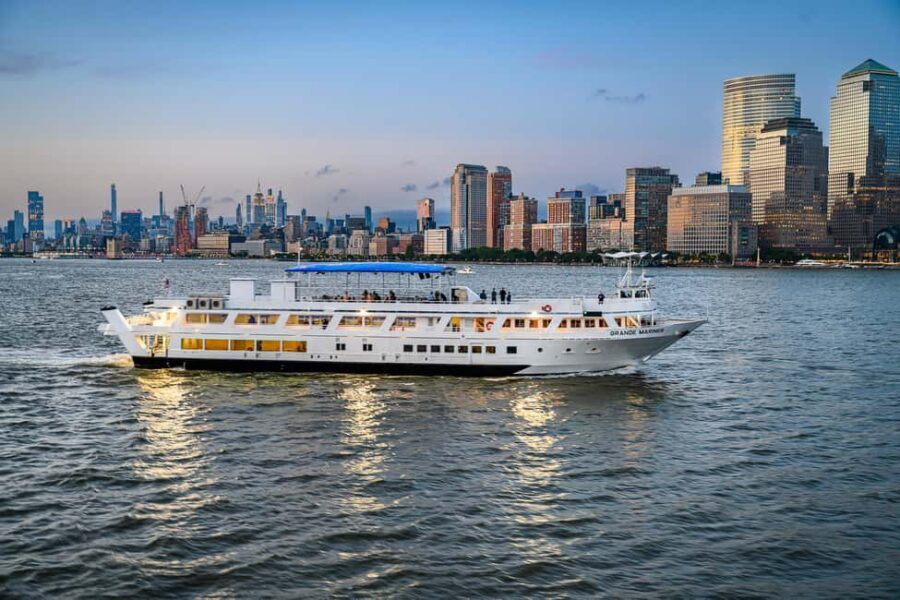 New York City: Fall Foliage Oktoberfest Cruise - Comfort and Convenience