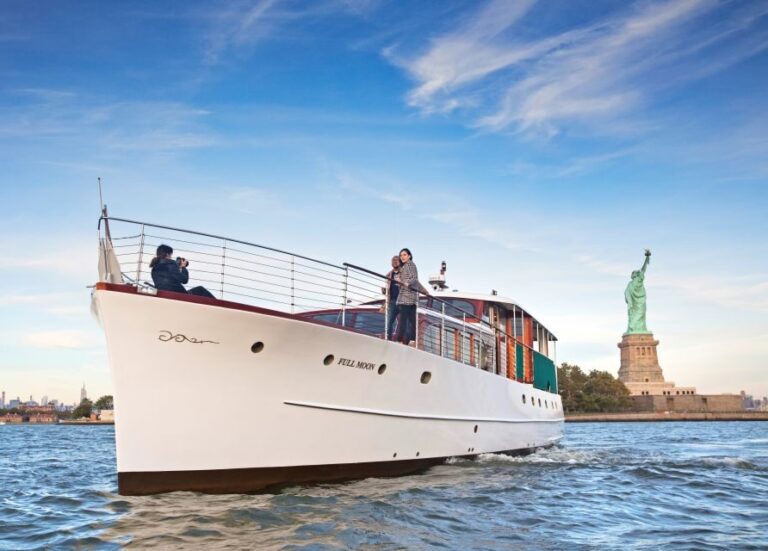 New York City: Mini Yacht Boat Ride with Sightseeing - Detailed Itinerary and Route