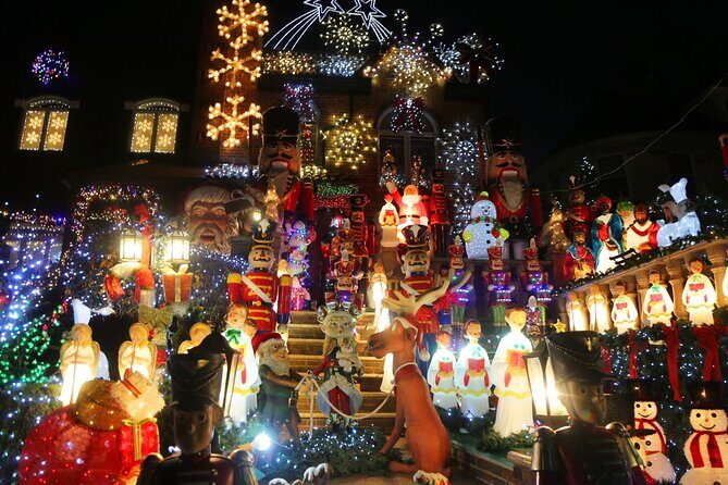 New York: Dyker Heights Christmas Lights Guided Tour - Deep Dive into the Itinerary