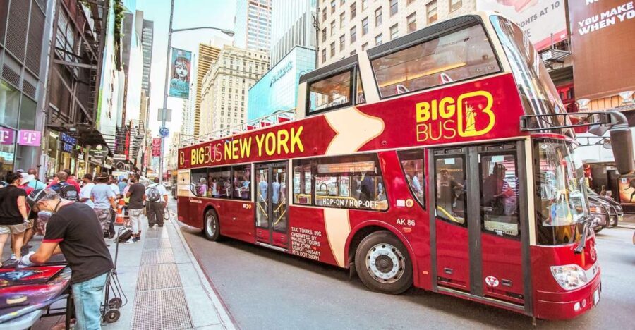New York: Hop-on Hop-off Sightseeing Tour by Open-top Bus - The Experience on Board