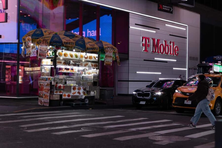 New York: Times Square Evening Walking Tour with Hot Dog - What to Expect During the Tour