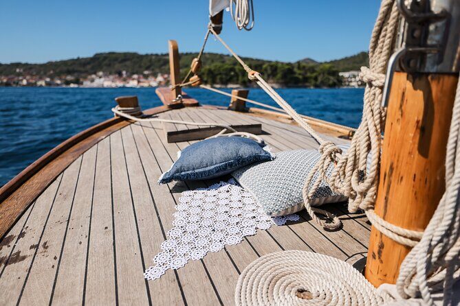 NEW! Zadar Traditional Boat Ride & Old Town Walking Tour by uur - Who Will Love This Tour?