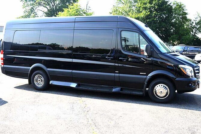 Newark To Manhattan Private Transfer in SUV, Limousine or Van - Who Is This Transfer Best For?  