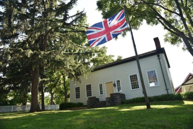 Niagara Falls and Niagara-on-the-Lake Ultimate Day Tour - Exploring the Highlights in Detail