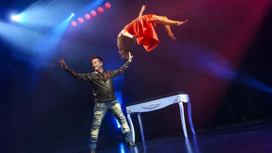 Niagara Falls, Canada: Wild Magic Show Ticket - What to Expect at the Wild Magic Show