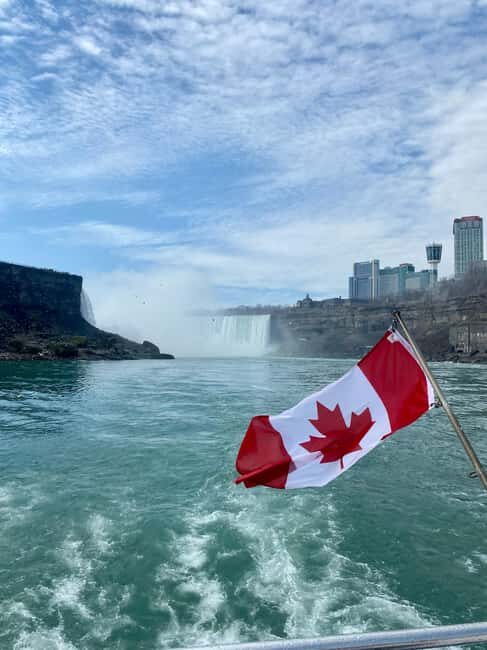 Niagara: VIP Casino Tour with Private Driver From Toronto - Arriving at Niagara Falls: Sightseeing and Photo Opportunities