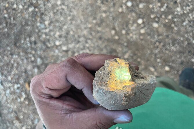 Night time fluorescent Rockhounding Tour - Exploring the Night Time Fluorescent Rockhounding Tour