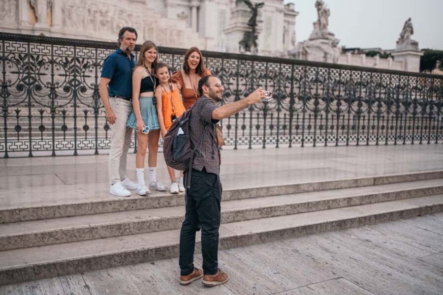Night tour of Rome - 2.5 hrs walking under the Roman sky - The Experience in Detail