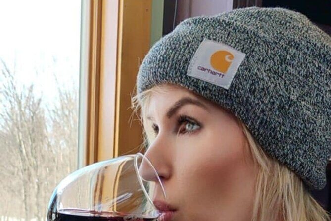 Non Bus Traverse City Leelanau Peninsula Sunset Wine Tour - What Makes This Tour Special