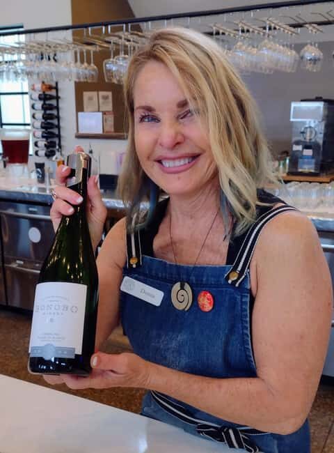 NON BUS VIP Cadillac Escalade Old Mission Traverse Wine Tour - A Closer Look at the Cadillac Escalade Experience