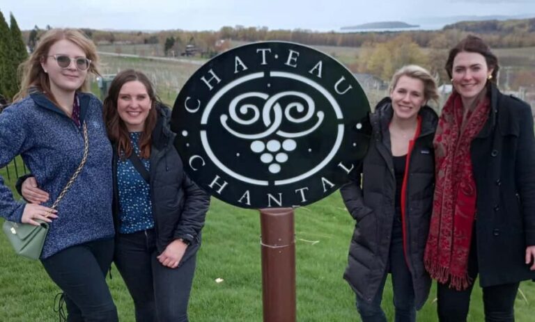 NON BUS White Wine Lover Old Mission Traverse City Wine Tour - The Wineries: What Makes Each Stop Unique?