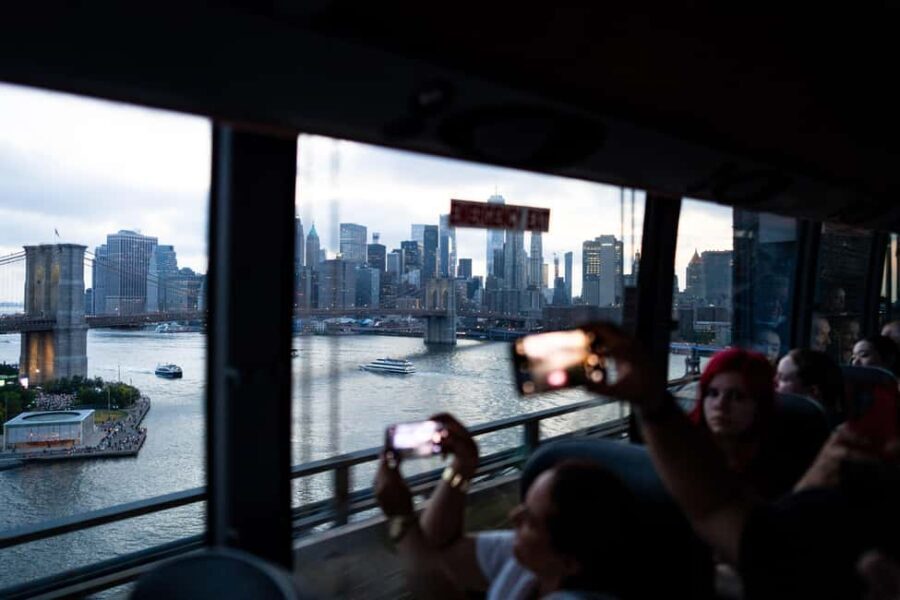 NYC at Night: 3-Hour Luxury Bus Tour of Top Highlights - Setting the Scene: What the Tour Offers