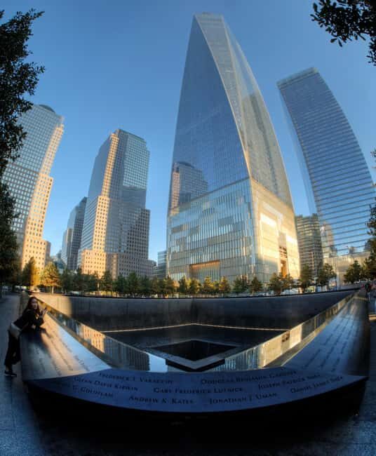 NYC: Financial District Guided Walking Tour English-Spanish - Who Should Take This Tour?