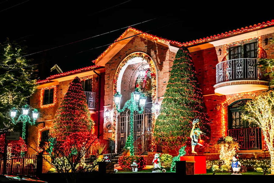 NYC: Holiday Lights and Dyker Heights Luxury Bus Tour - The Sum Up
