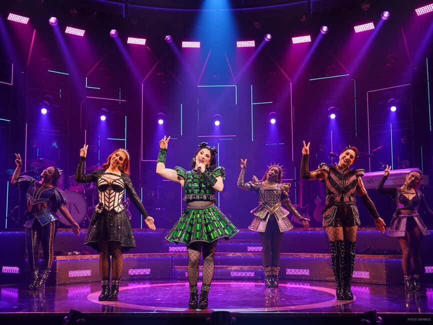 NYC: SIX the Musical on Broadway - The Experience: What to Expect