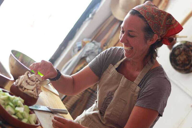 Oaxaca: Oaxacan Mole Workshop with a Traditional Cook - The Cooking Experience: From Market to Plate