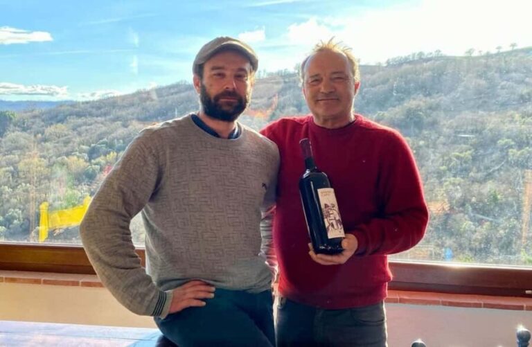 Organic Wine Tasting with Local Food & Stroll in Roccalbegna - What Sets This Tour Apart