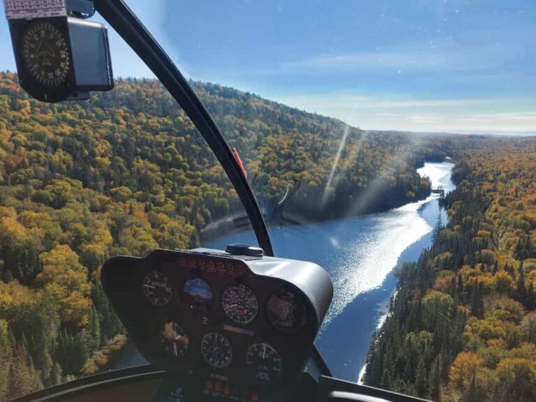 Ottawa: Panoramic helicopter flight (Gatineau Park + downtown) - Inside the Experience: What You Can Expect