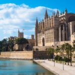 Palma de Mallorca: Walking Tour and Cathedral with Pastry - Exploring Plaça Major and Surroundings