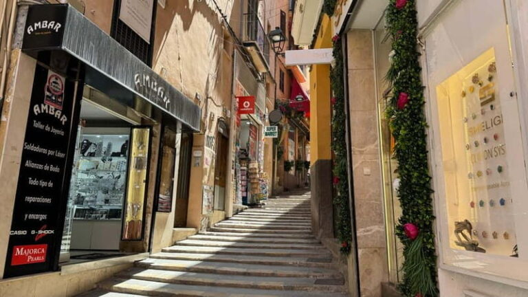 Palma in person and away from the crowds - What to Expect from the Tour