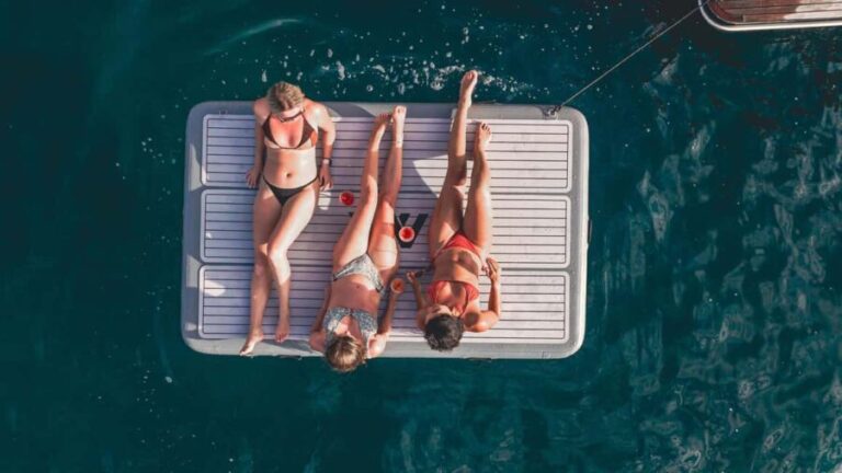 Palma: Private Flybridge Motorboat Tour - All Included - The Experience in Detail