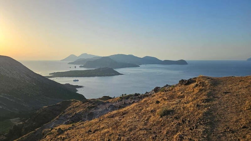 Panoramic tour of the island of Vulcan - Exploring Vulcano Island: What You Can Expect