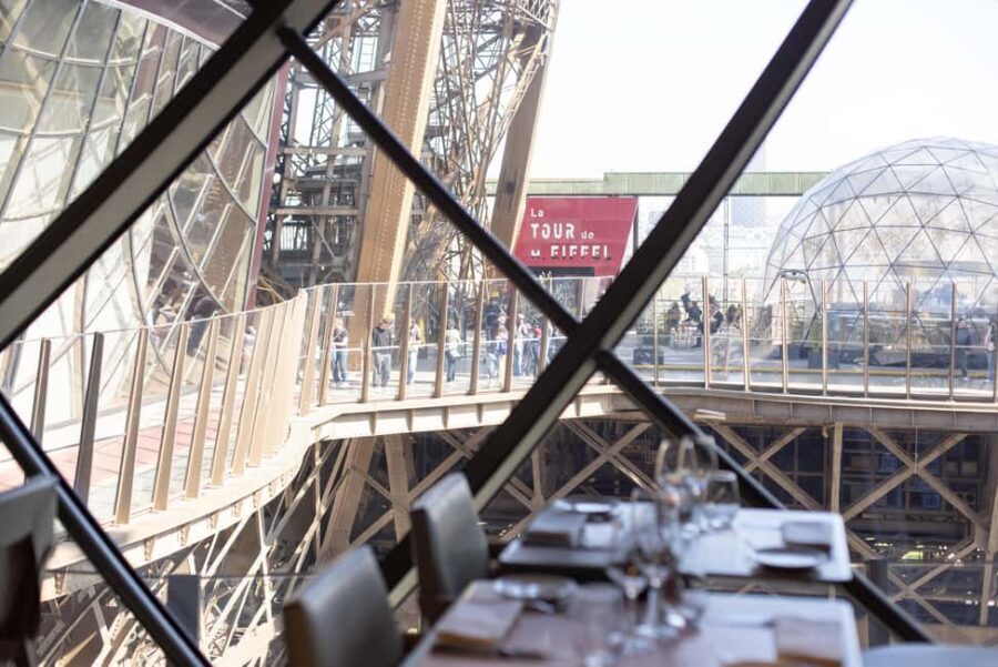 Paris: Christmas Lunch at Eiffel Tower with Panoramic Views - What’s Included and What to Consider