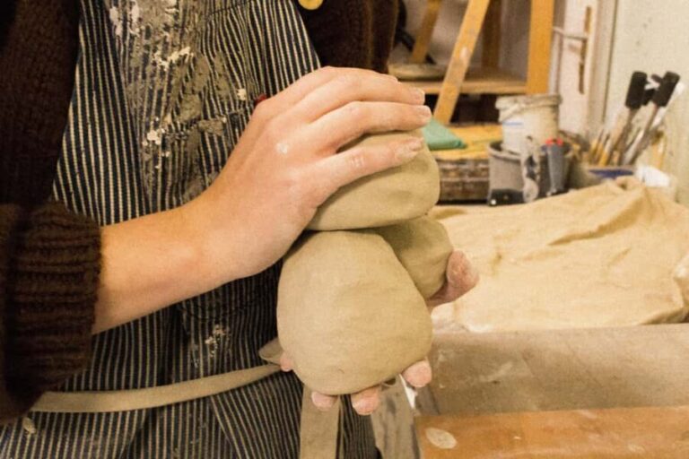Paris : Discover the potter's wheel with Lucie. - The Workshop Breakdown  