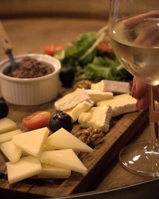 Paris: French wine tasting - An In-Depth Look at the Experience