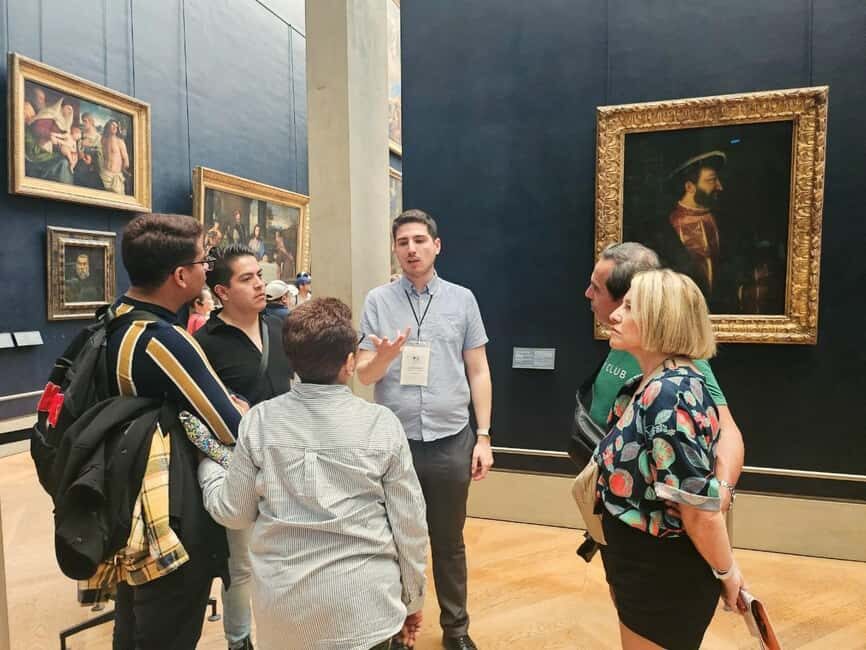 Paris: Guided visit of the Louvre Museum in Spanish - An In-Depth Look at the Experience