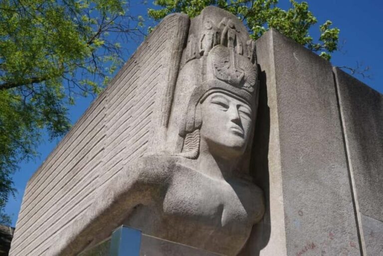 Paris: Histories and Mysteries of Père Lachaise Cemetery - Exploring Père Lachaise: A Walk Through History and Mystery