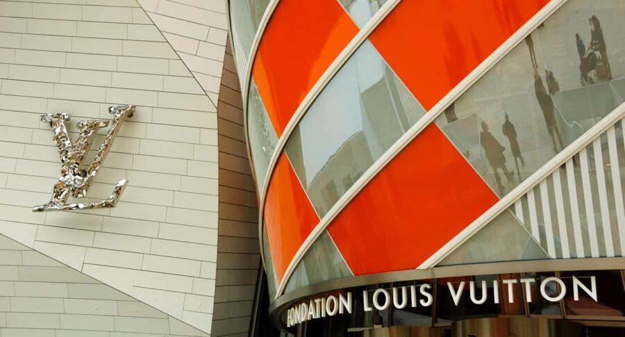 Paris: Louis Vuitton Foundation Exterior Tour with Entry - Who Should Consider This Tour?