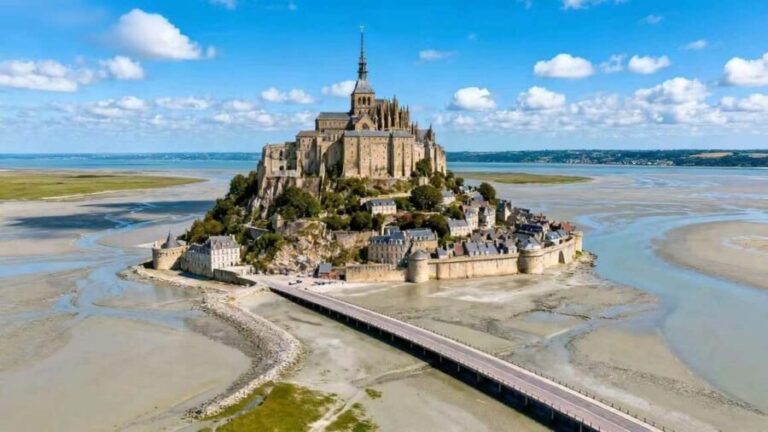 Paris: Mont Saint-Michel Chinese Day Trip with free dinner - Highlights That Make This Tour Stand Out