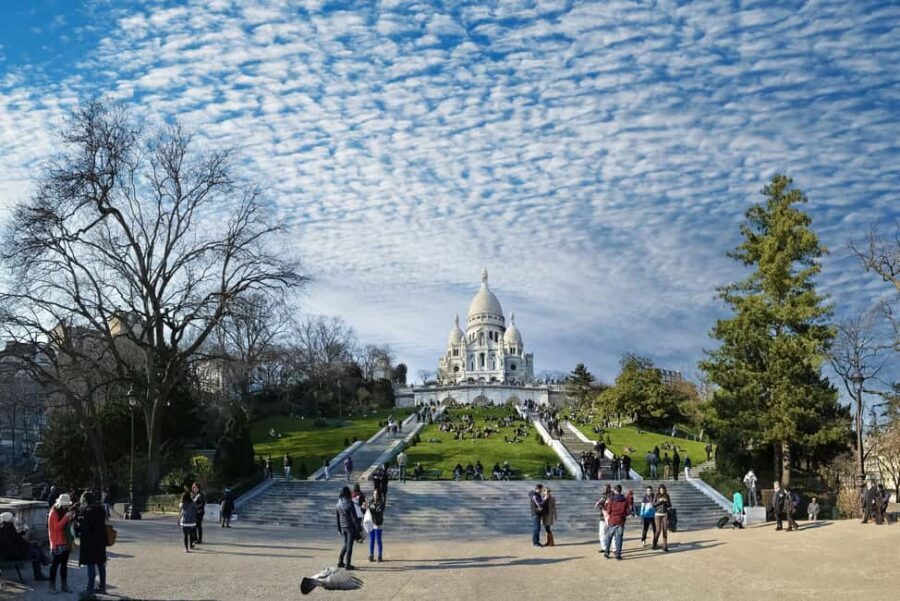 Paris: Montmartre Walking Tour with Parisian Drink Tasting - Why This Tour Offers Good Value