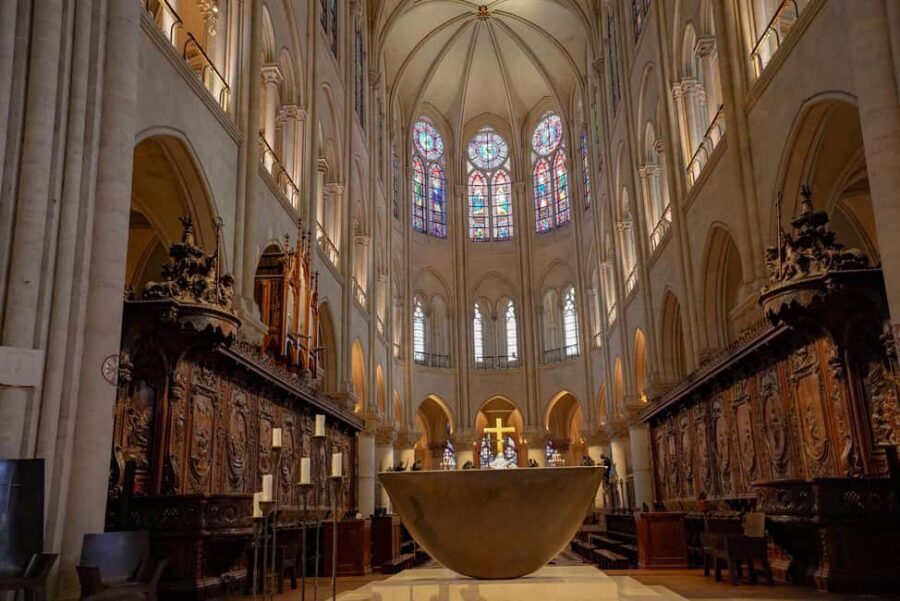 Paris: Notre-Dame Professional Guided Tour with Free Entry - Post-Tour: Exploring the Interior at Your Own Pace