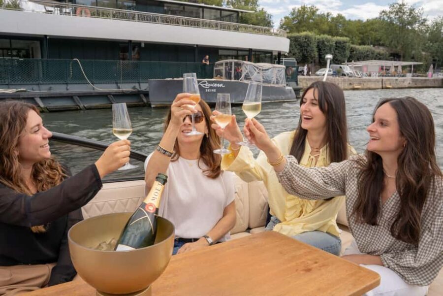 Paris: Private Seine River Cruise with Paris Seine - An In-Depth Look at the Paris Seine Private Cruise