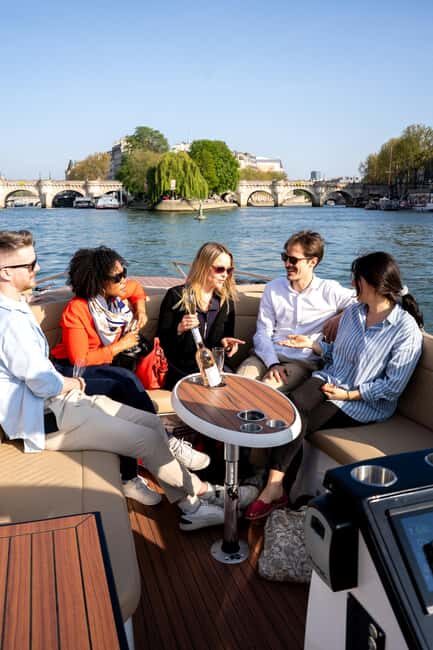 Paris: Private Small Boat Cruise with Rosé and Macarons - The Itinerary: What To Expect