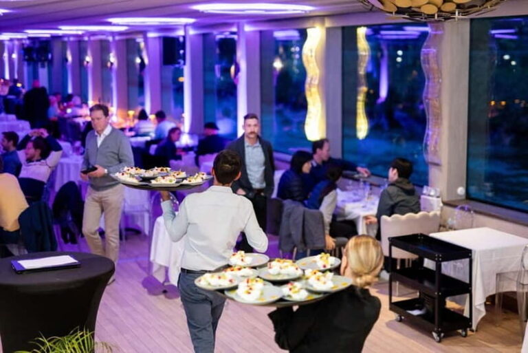 Paris: Seine river Dinner Cruise with 3-Course Gourmet Menu - Practical Details and What to Expect