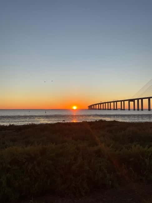 Parque das Nações: Yoga and meditation at sunrise aboard a sailboat! - Why the Location Matters