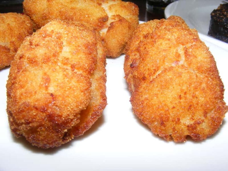 Personalised Traditional Madrid Night Tapas and Drinks Tour - The Stops: What to Expect