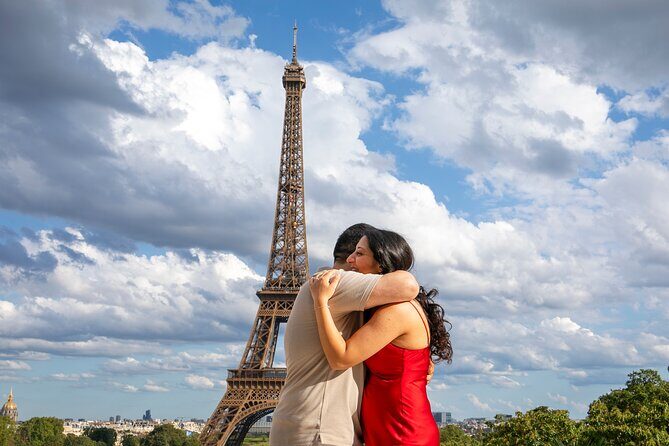 Photo Session Around Eiffel Tower - Who Will Love This Experience?